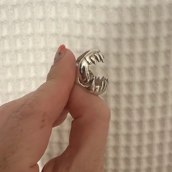 Fang vampire Sterling Silver Ring - Picture 4 of 5